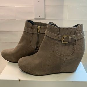 DOLCE VITA WEDGES